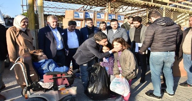 AK Parti Adana İl Başkanlığı’ndan Elazığ’a yardım tırı