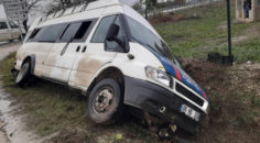 Tarım işçilerini taşıyan minibüs kaza yaptı: 9 yaralı